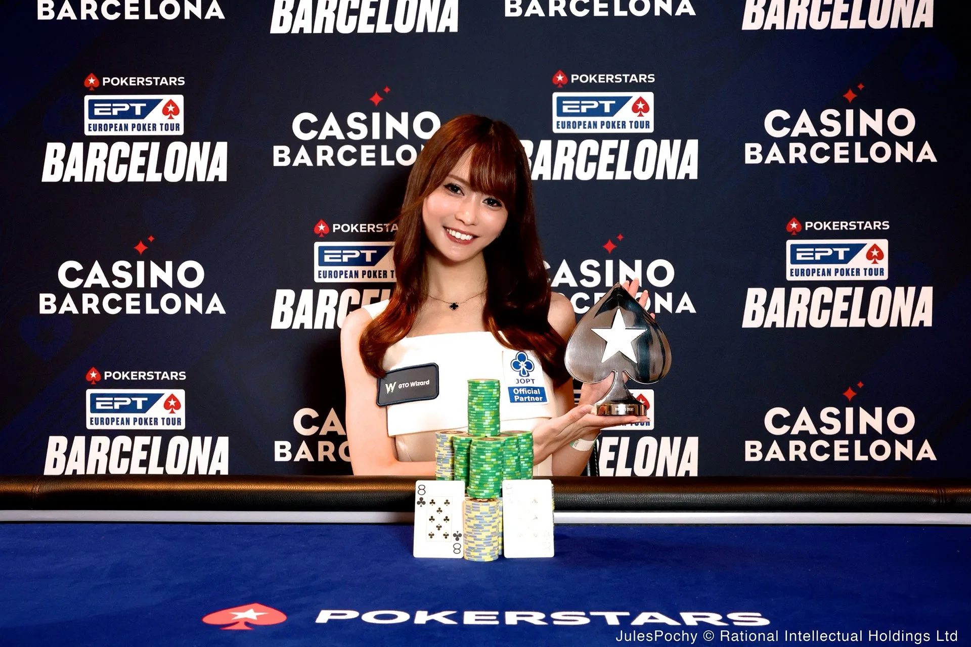 Shiina Okamoto segue em excelente fase e recebe espada de prata no EPT Barcelona