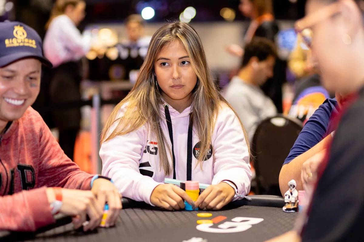 WSOP Online: Brasil conquista mais dois braceletes com Bárbara Akemi e Victor Oliveira