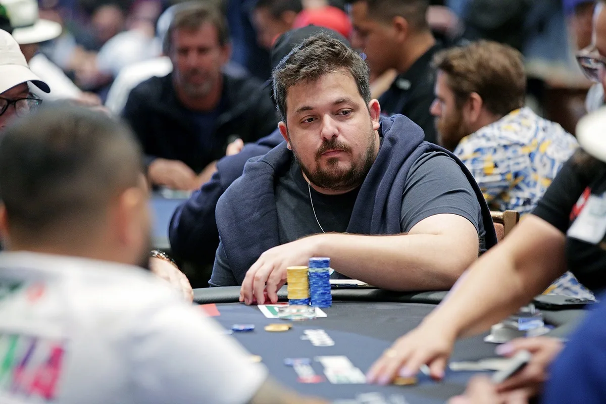Gabriel Medeiros puxa fila de resultados na WSOP Online com vice valioso