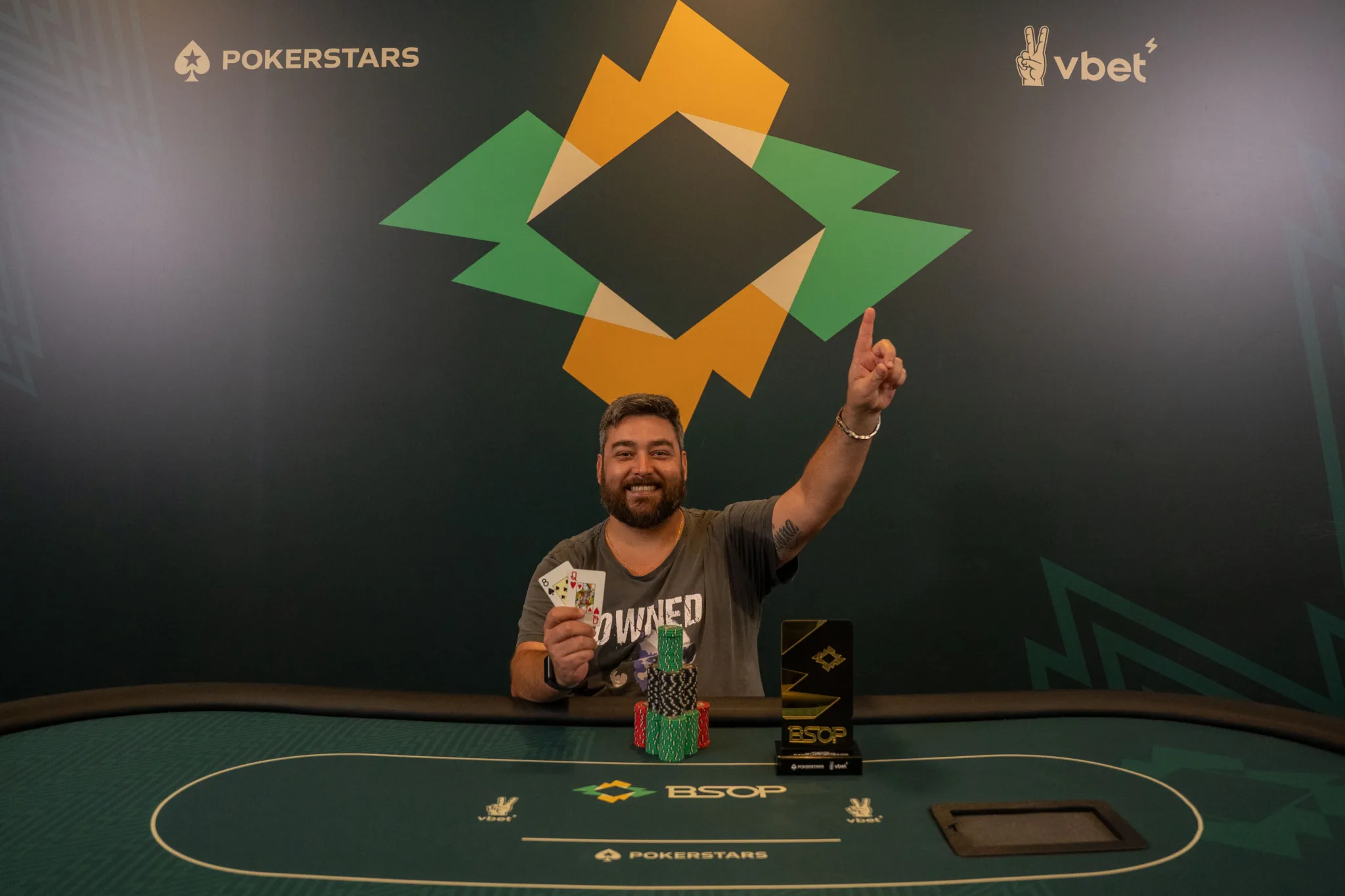 Felipe Peres conquista o Meia Milha do BSOP Millions após uma maratona de 3 dias