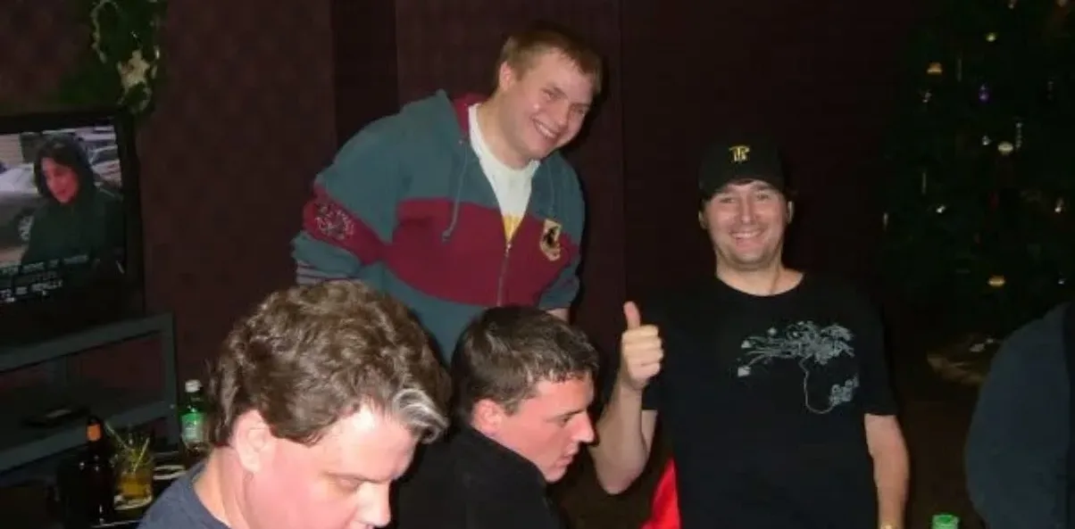 Jornalista relembra primeiro encontro com lenda do poker: “sempre serei fã”