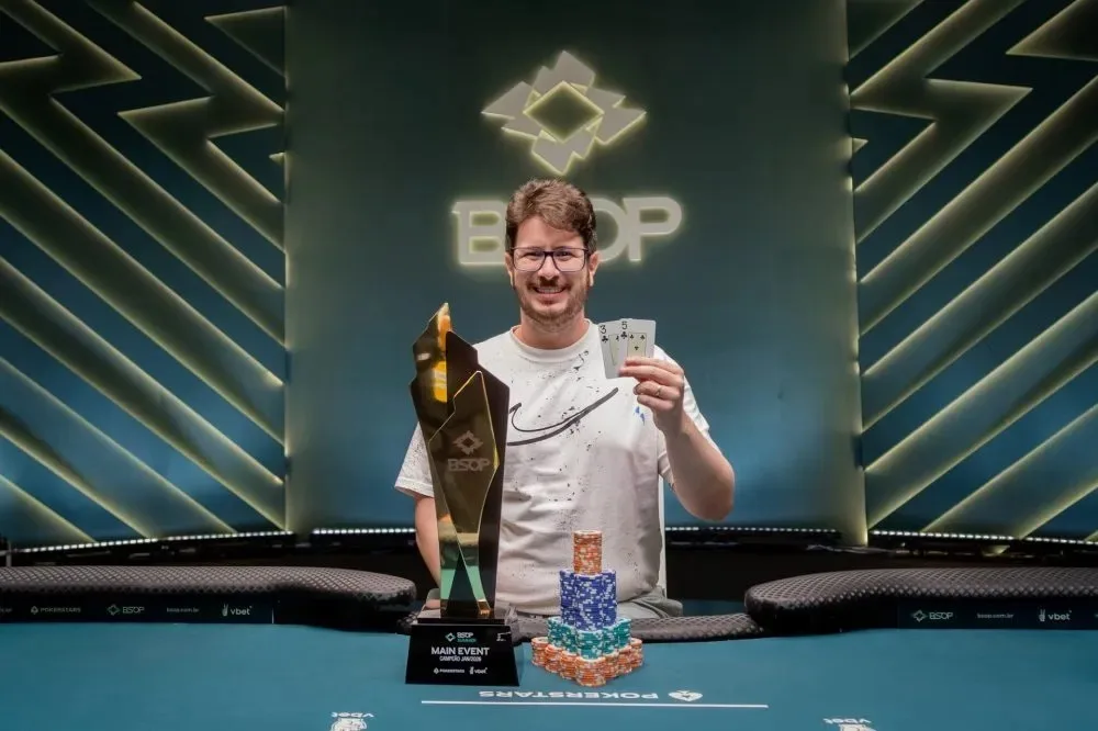 Aloísio Dourado domina mesa final e vence Main Event do BSOP Summer