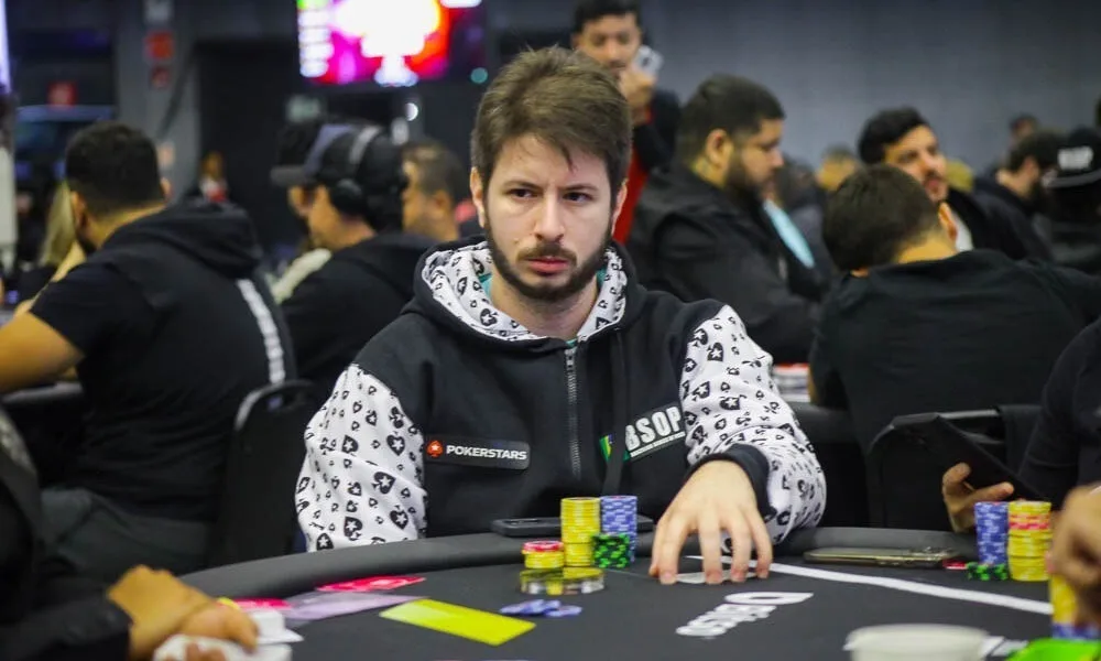 Aloísio Dourado é o chip leader da FT do Main Event do BSOP Summer