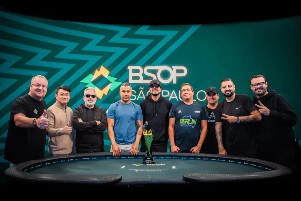 Pablo Vialaret, da Argentina, é o chip leader da FT do Main Event do BSOP São Paulo