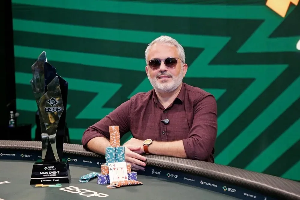 Português Pedro Demeyere é campeão do Main Event do BSOP São Paulo