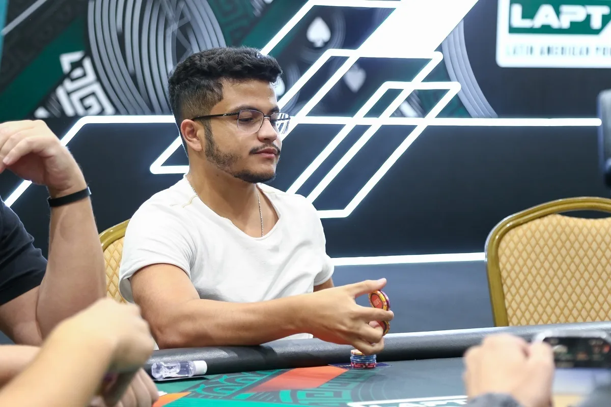 Warley Bruno sobe ao pódio do Sunday Special no PokerStars