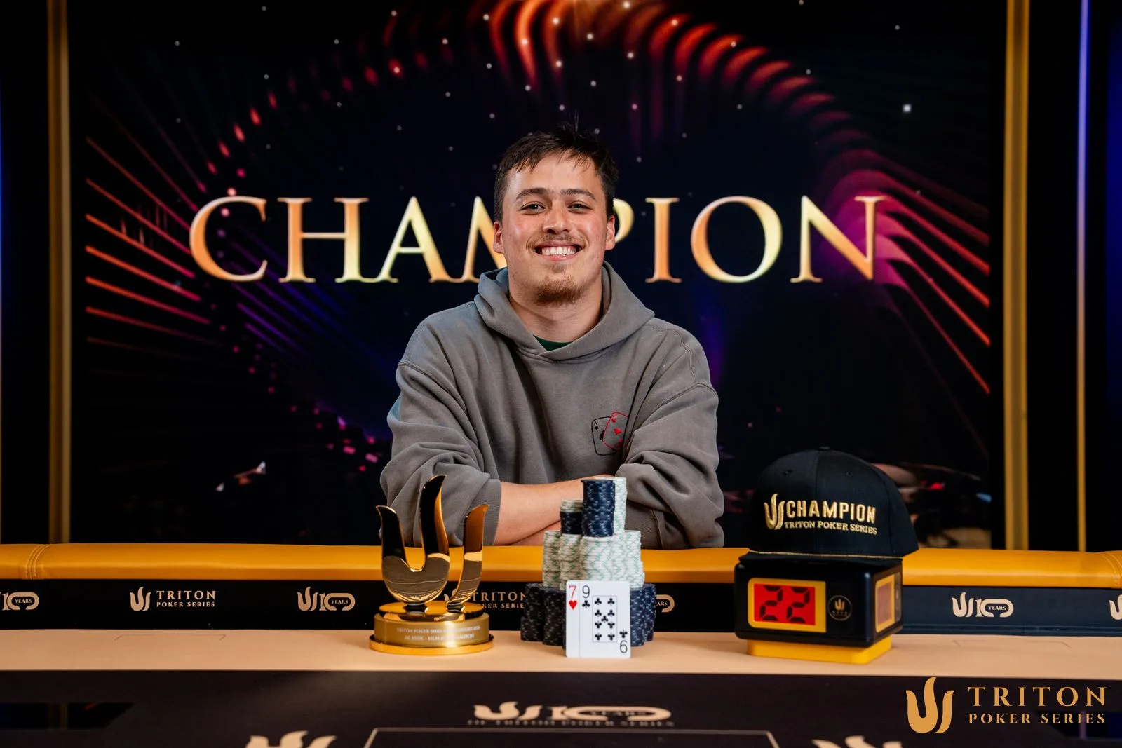 Chris Nguyen leva mais de US$ 1,5 milhão na Triton; brasileiros fazem mesa final
