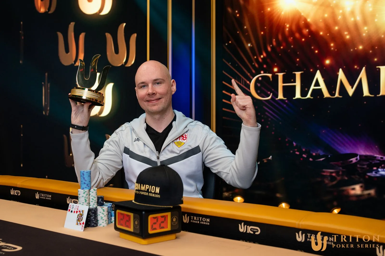 Tobias Schwecht domina o torneio Mix PLO/NLH na Triton Montenegro