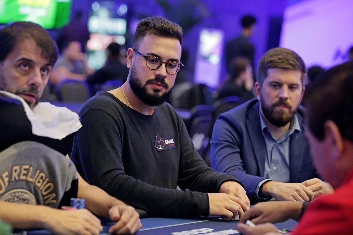 Lucas Rocha conquista os dois principais resultados do Brasil na quarta de PokerStars