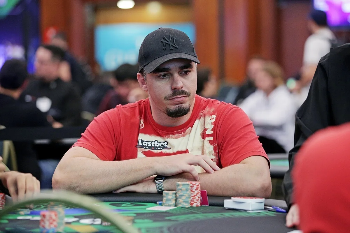 Renan Meneguetti alcança seis dígitos no Evento 75-High da GGWF