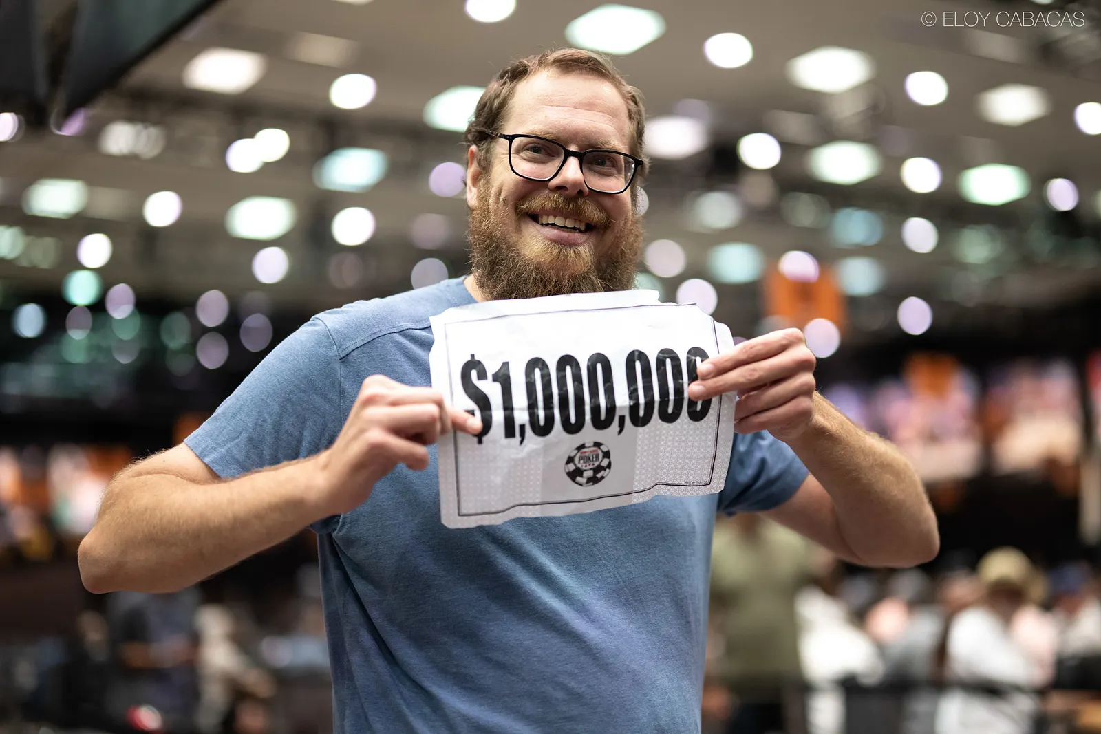 Andrew Shelton transforma US$ 550 em US$ 1 milhão ao tirar envelope na WSOP