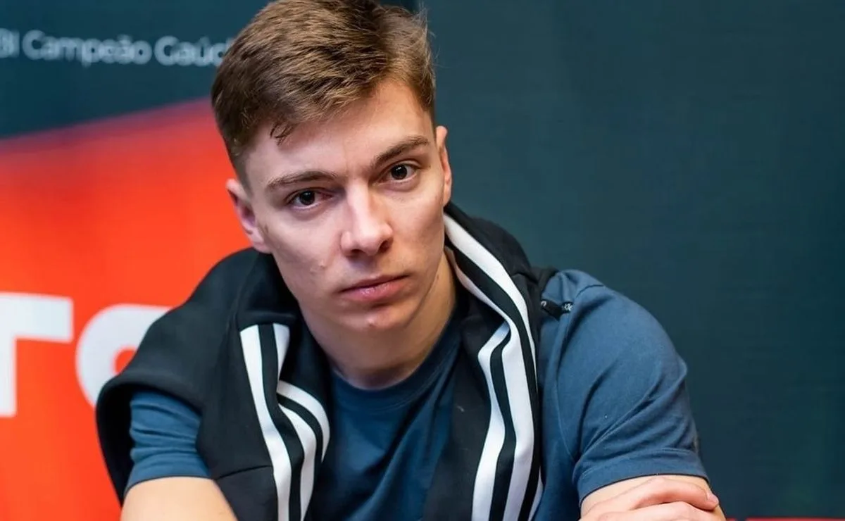 Eller Kirsten fatura alto com duas cravadas em diferentes plataformas de poker online