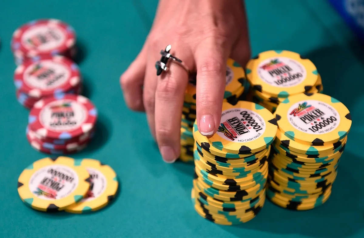 Gilberto Amaral lidera trio brasileiro no Dia Final do Evento 25 da WSOP