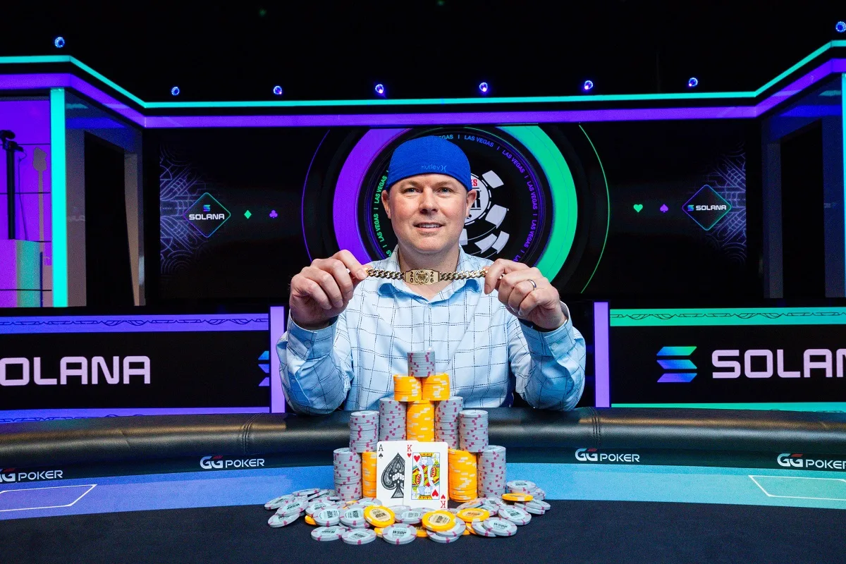 Justin Smith vive o auge ao vencer o COLOSSUS da WSOP