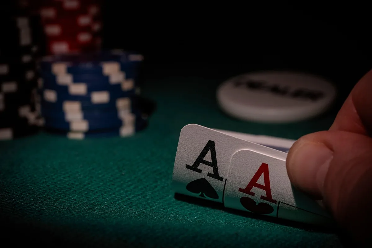 Misclick contra AA termina em bad beat maluca no último dia de WSOP