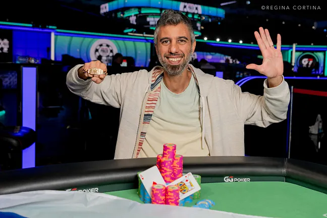 Asi Moshe volta da aposentadoria e conquista o quinto bracelete da WSOP