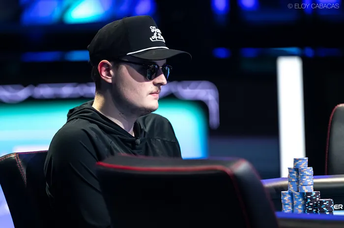 Saiba quem é Lucas Jumalon, o chip leader da mesa final do Main Event da WSOP
