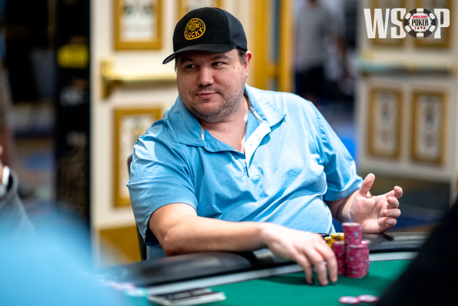 Shaun Deeb é eliminado do Main Event na WSOP e se registra em outros torneios
