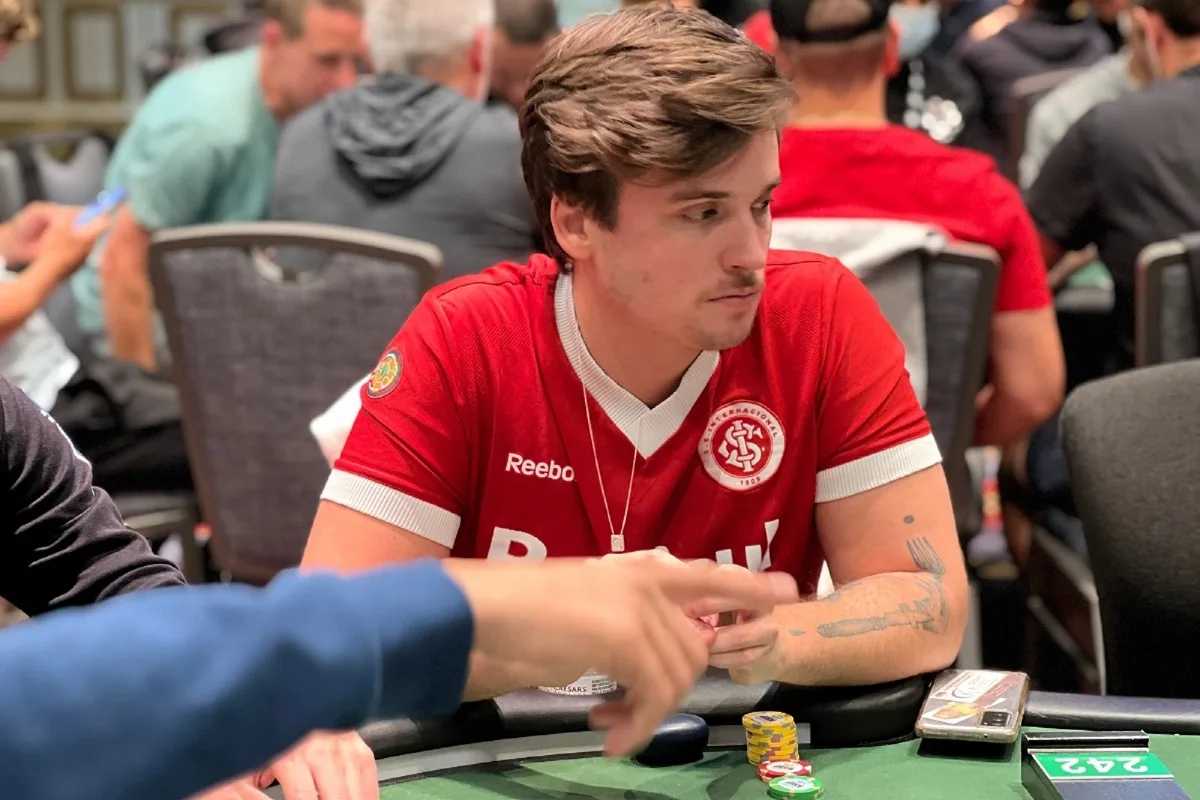 Arthur Campos encerra participação brasileira no Main Event da WSOP