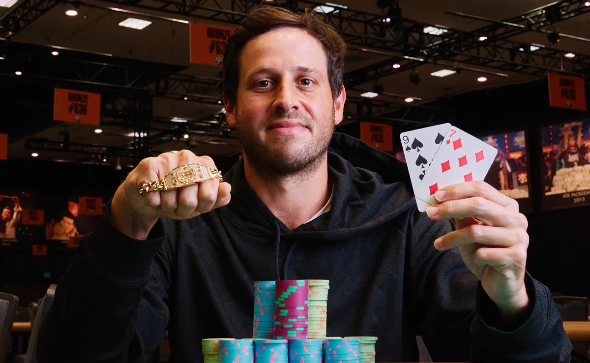 Phil Hellmuth faz heads-up, mas Darren Rabinowitz crava Evento 99 da WSOP