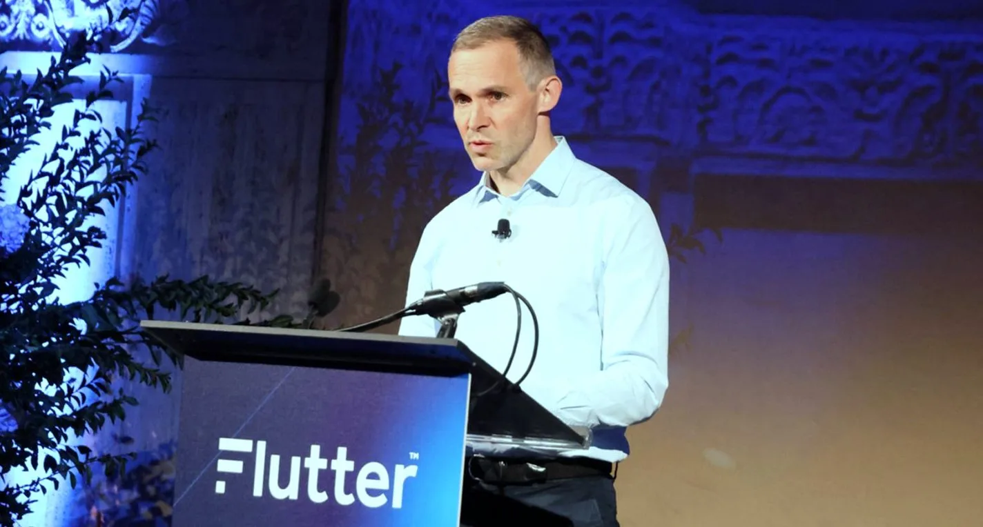 Flutter muda CEO em meio a desafios com PokerStars e FanDuel