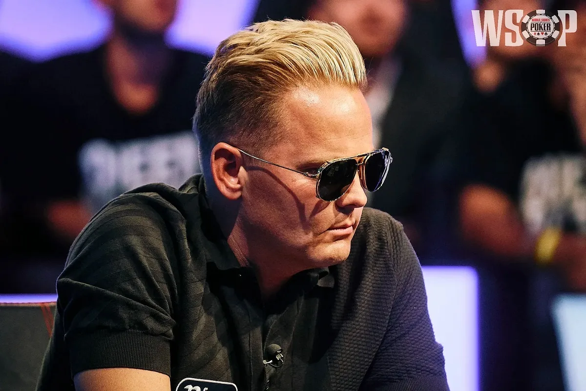 Call questionável condenou campanha de Lauri Saaskilahti no heads-up